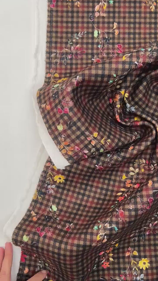 Itālijas tvīda audums mēteļiem – rūtiņas ar ziediem | 50% poliamīds, 50% poliesters | 480 g/m² | 148 cm