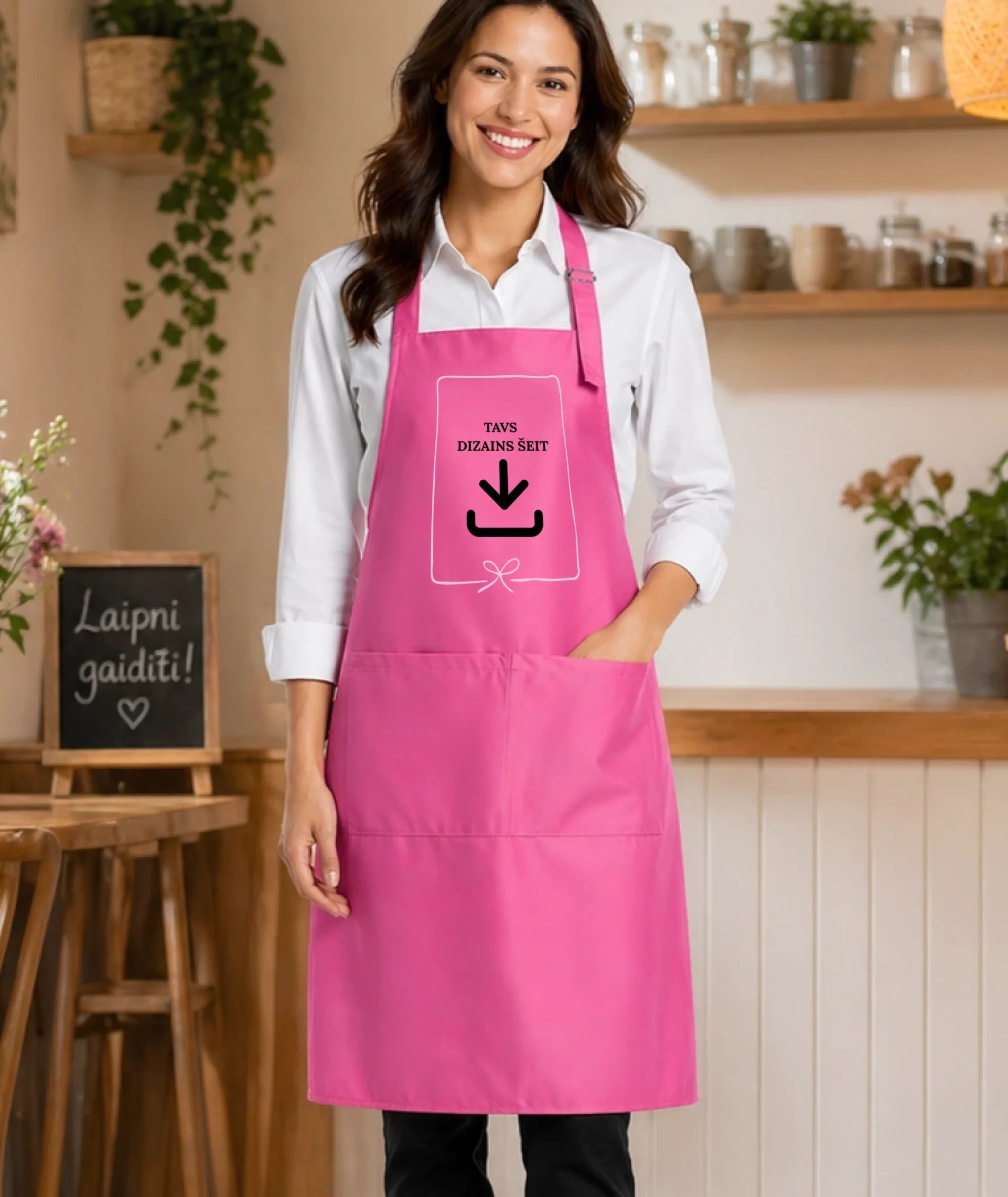 Image d’un tablier avec votre motif - rose – disponible chez Šarlotes audumi
