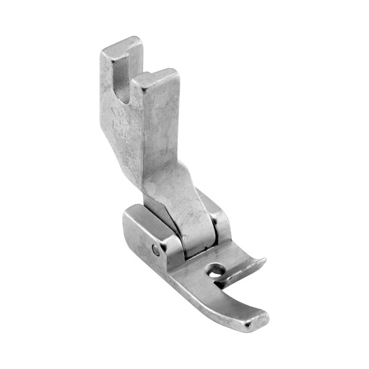 Image de pied-de-biche pour machine à coudre industrielle avec ourleurs de bord et pose-biais, 7 mm – disponible chez Šarlotes audumi