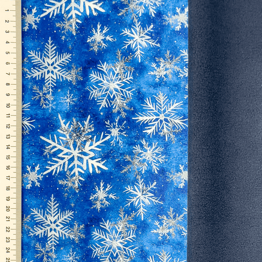 Attēls ar Softshell audums - sniegpārslas 300 g/m² – pieejams Šarlotes audumi