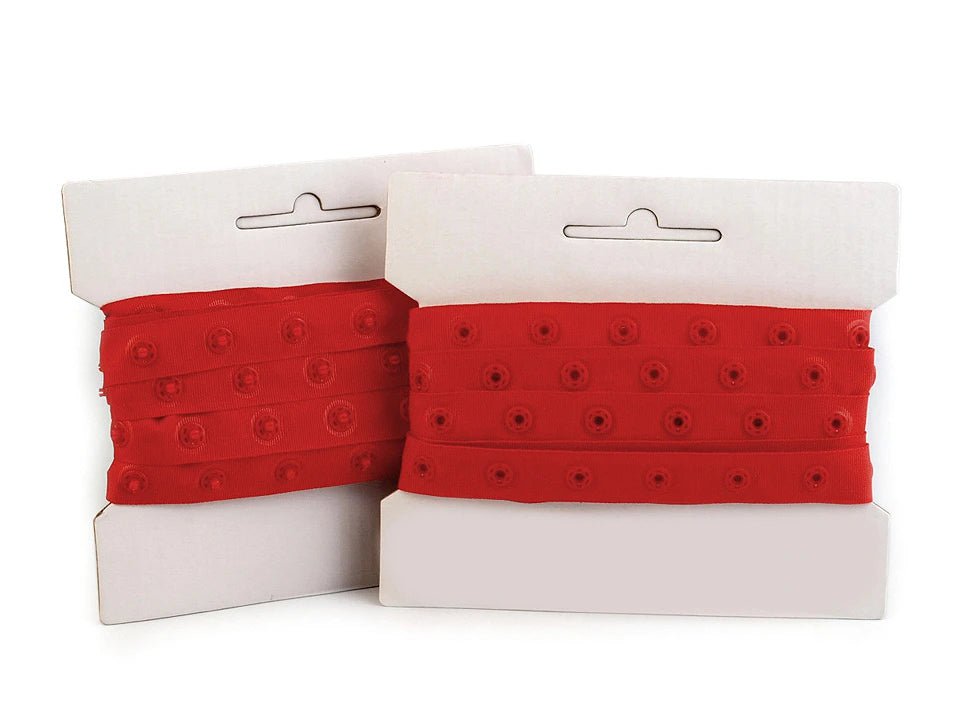 Attēls ar Spiedpogu lente 18 mm - sarkana – pieejams Šarlotes audumi