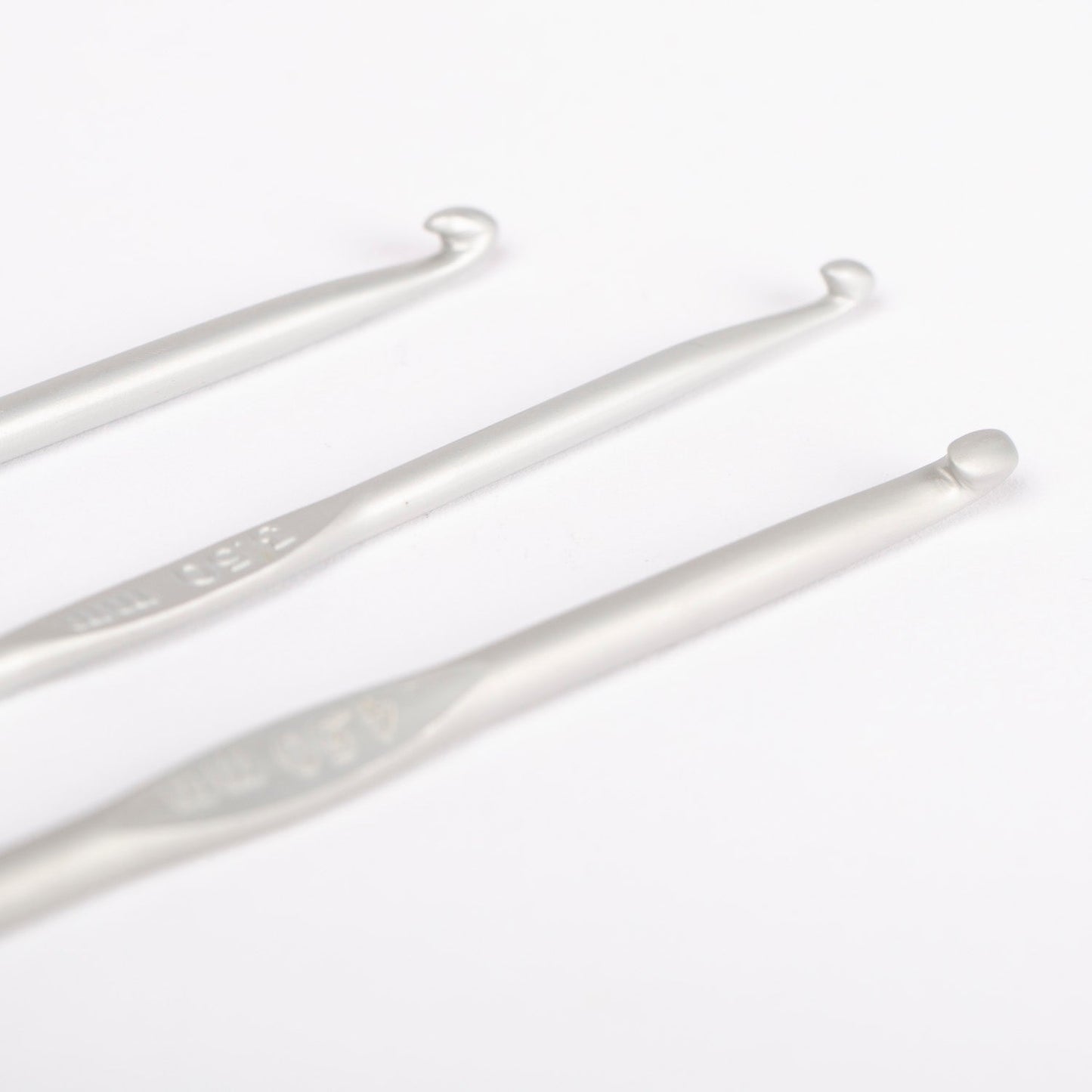 Attēls ar Tamboradata alumīnija DROPS | izmēri 2 – 5 mm – pieejams Šarlotes audumi