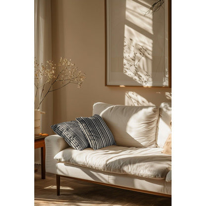 Image du tissu à motif traditionnel - motif abstrait noir et blanc 315 g/m² – disponible chez Šarlotes audumi