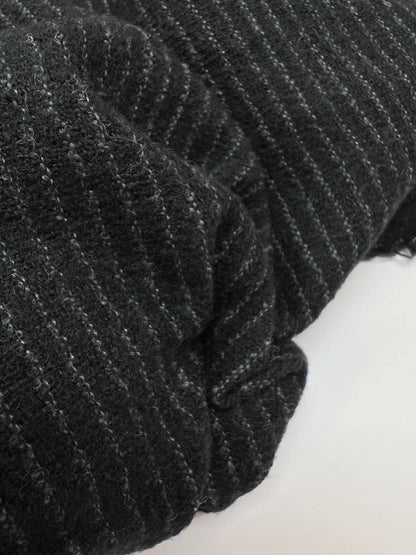 Tissu en laine noir à fines rayures 240 g/m²