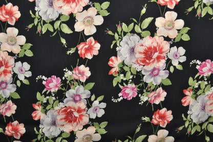 100% Viscose Fabric - Flowers on Black 100 g/m²