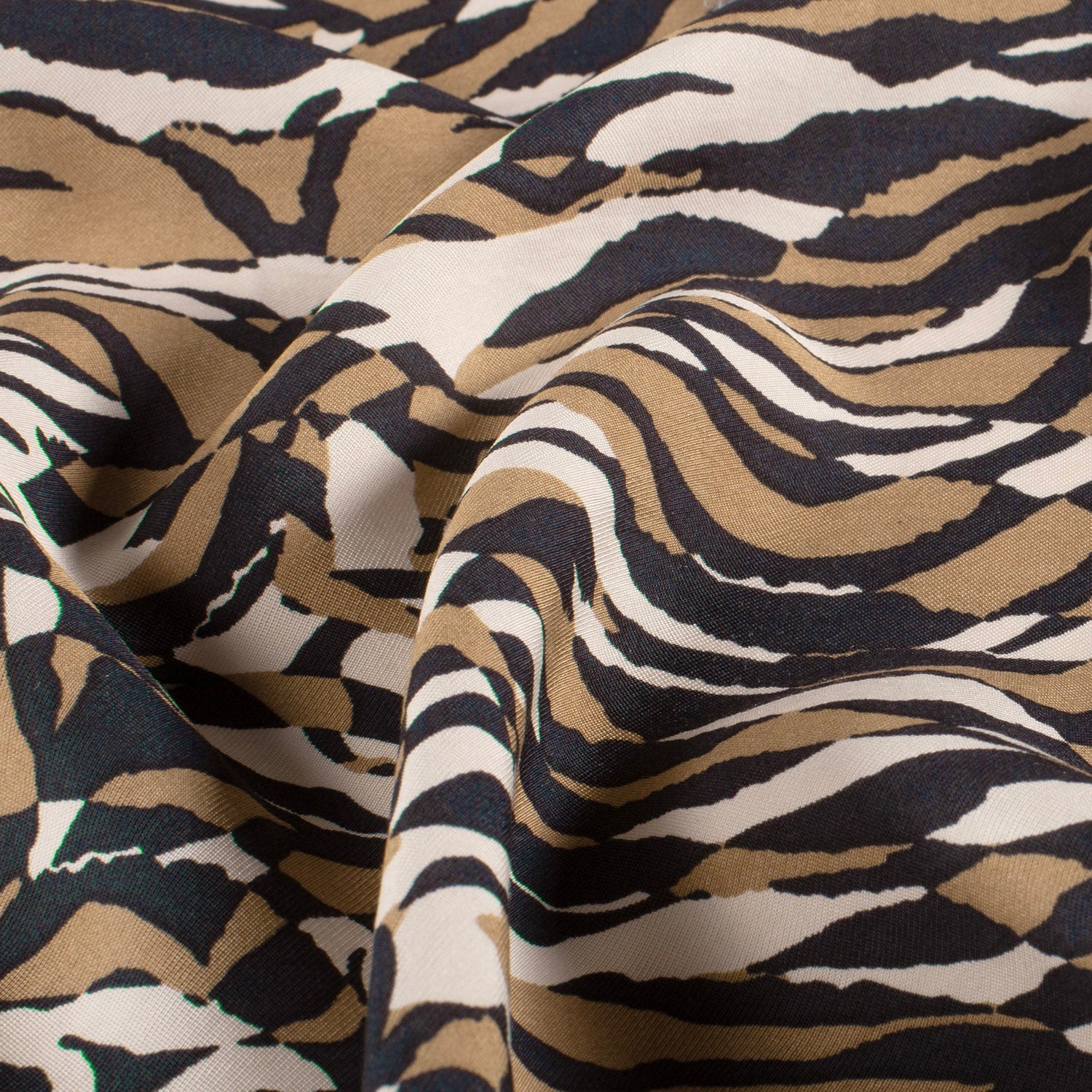 Attēls ar Viskozes audums - brūns zebras motīvs 125 g/m² – pieejams Šarlotes audumi